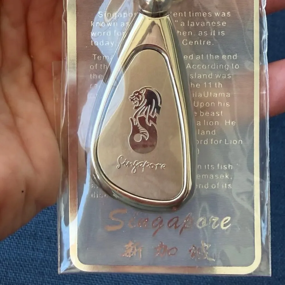 Singapore Keychain Merlion Silver Metal Key Ring Heavy Teardrop NOS Opened